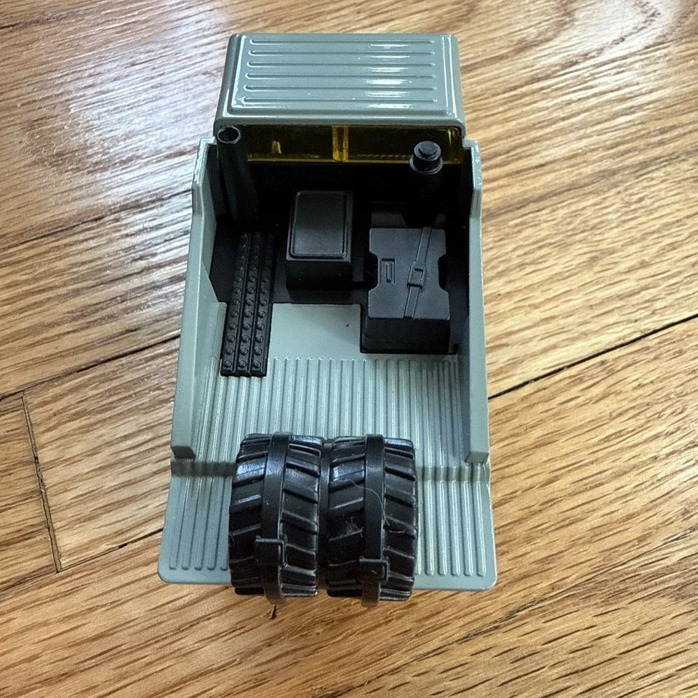 Hot Wheels Pull Back Speeders Mercedes-Benz Unimog 1:43 Scale Metal Collect 2023